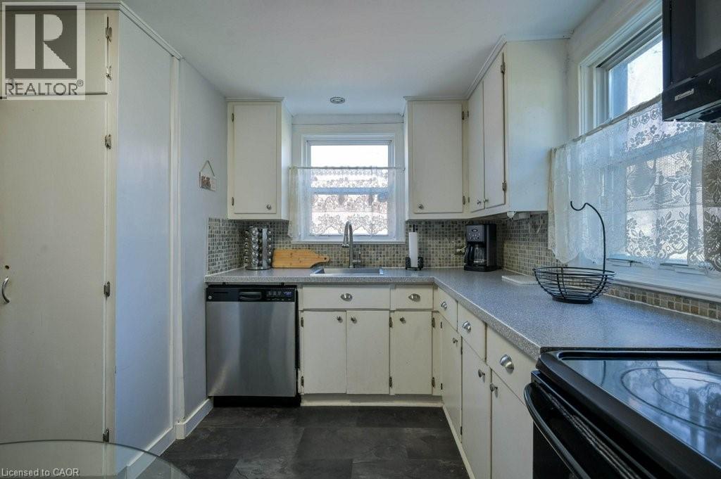 131 Elmwood Avenue, Cambridge, Ontario  N1R 4Y8 - Photo 6 - 40788733