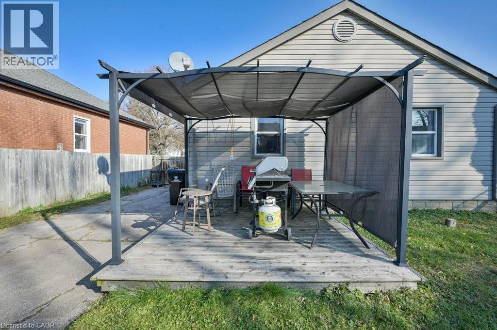 131 Elmwood Avenue, Cambridge, Ontario  N1R 4Y8 - Photo 21 - 40788733