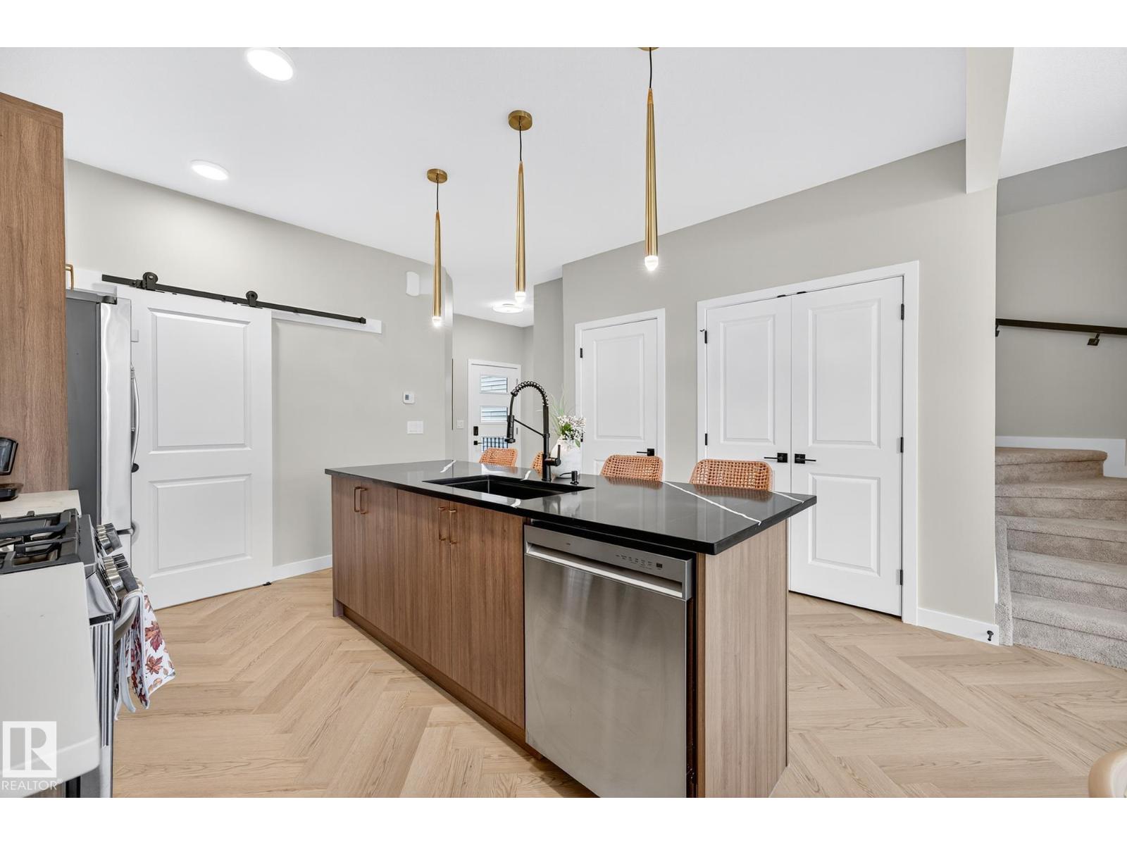 431 Conroy Cr Sw, Edmonton, Alberta  T6W 5A9 - Photo 8 - E4465702