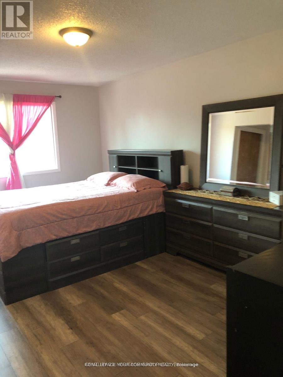 41 Draper Boulevard N, Vaughan, Ontario L4J 5Y9 - Photo 12 - N12568038