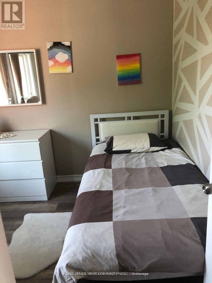 41 Draper Boulevard N, Vaughan, Ontario L4J 5Y9 - Photo 16 - N12568038