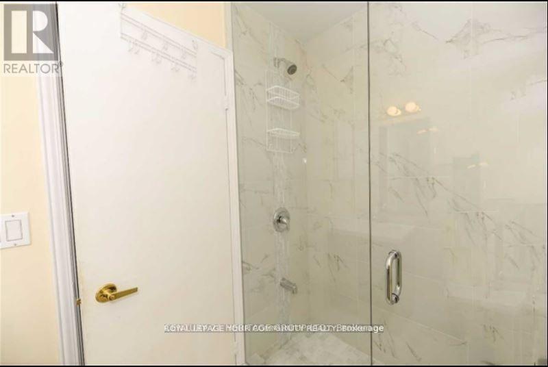 41 Draper Boulevard N, Vaughan, Ontario L4J 5Y9 - Photo 18 - N12568038