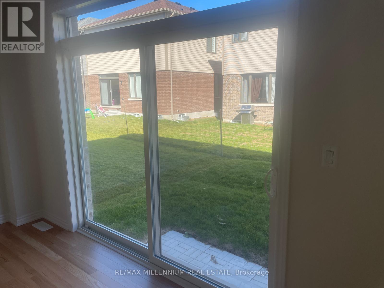 16 Tamworth Terrace, Barrie, Ontario  L9J 0W5 - Photo 15 - S12568054