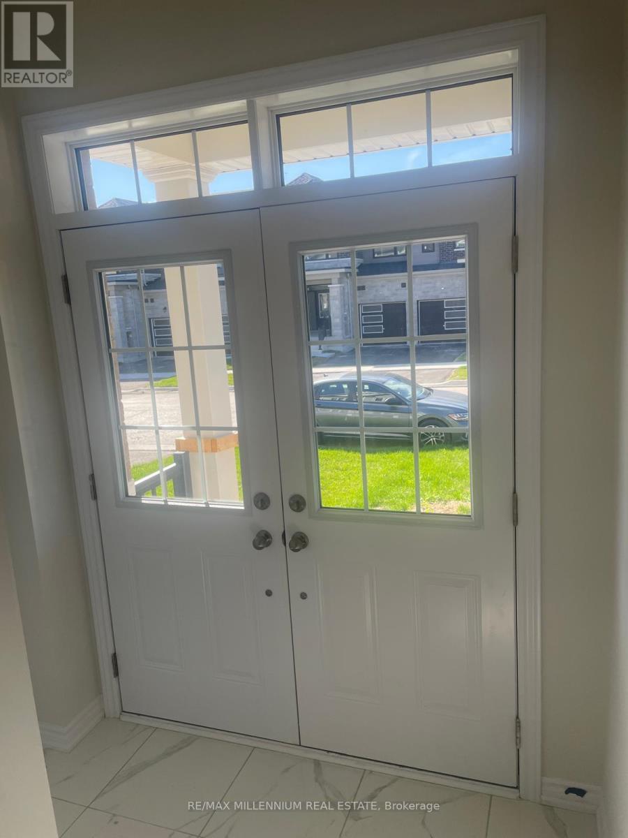 16 Tamworth Terrace, Barrie, Ontario  L9J 0W5 - Photo 3 - S12568054