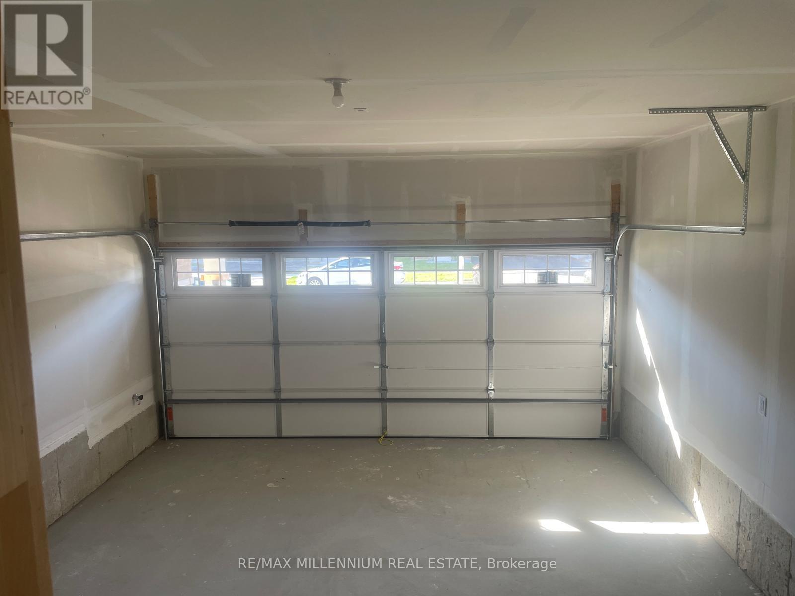 16 Tamworth Terrace, Barrie, Ontario  L9J 0W5 - Photo 33 - S12568054