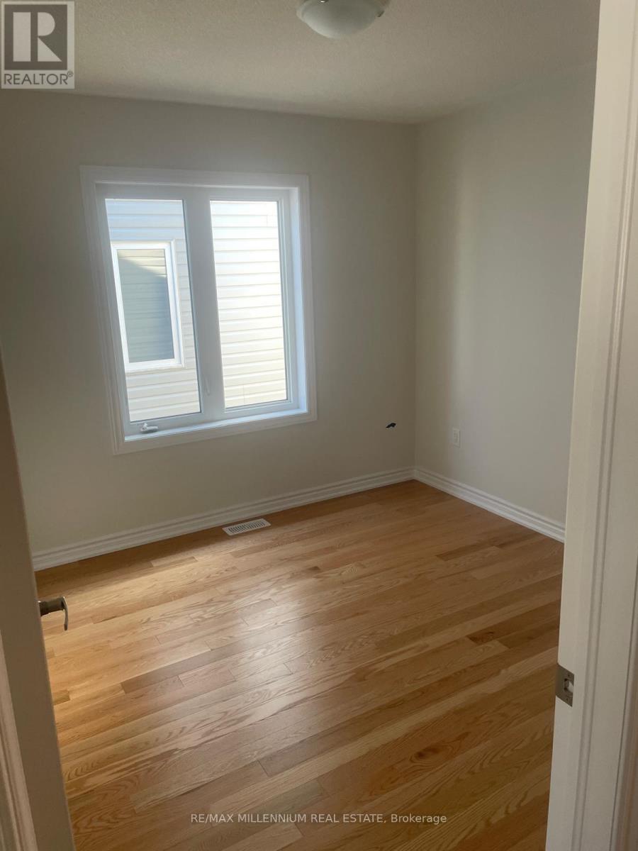 16 Tamworth Terrace, Barrie, Ontario  L9J 0W5 - Photo 9 - S12568054