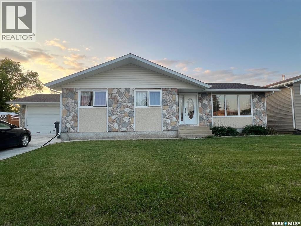 1016 Carlton Drive, Esterhazy, Saskatchewan  S0A 0X0 - Photo 2 - SK024532