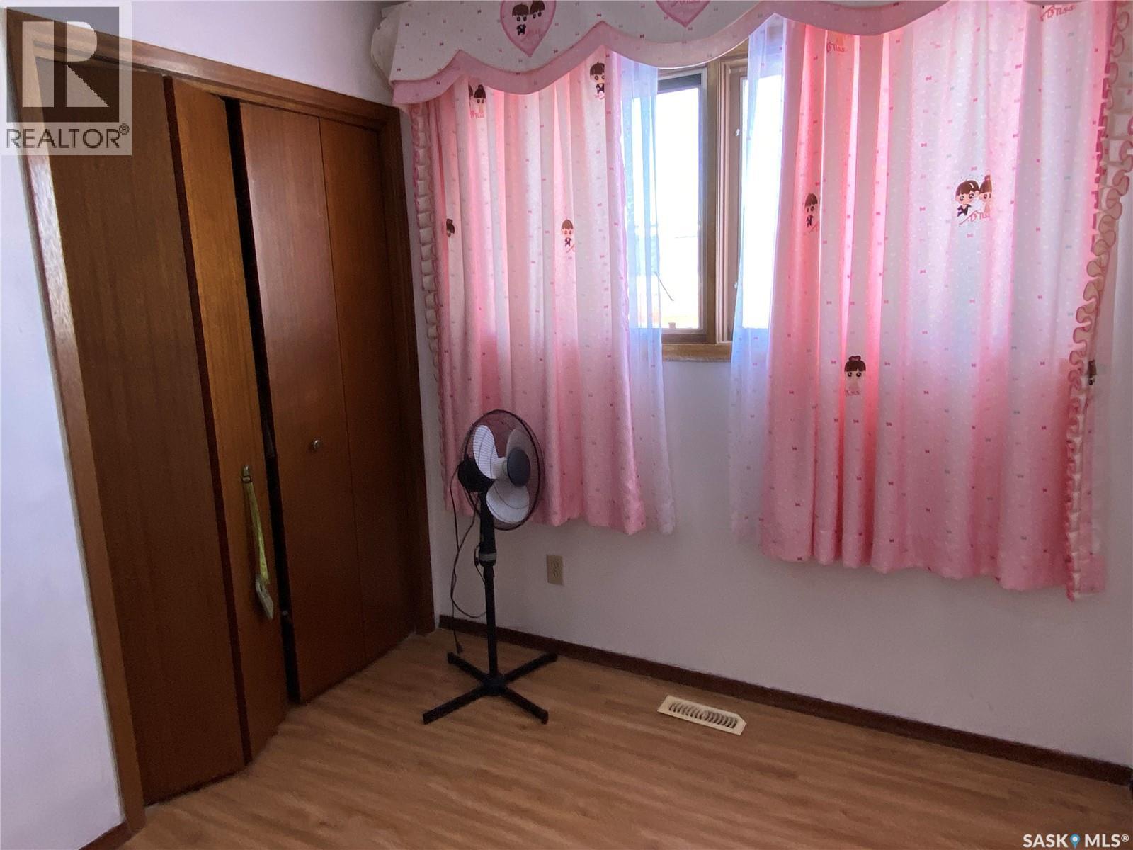 1016 Carlton Drive, Esterhazy, Saskatchewan  S0A 0X0 - Photo 9 - SK024532