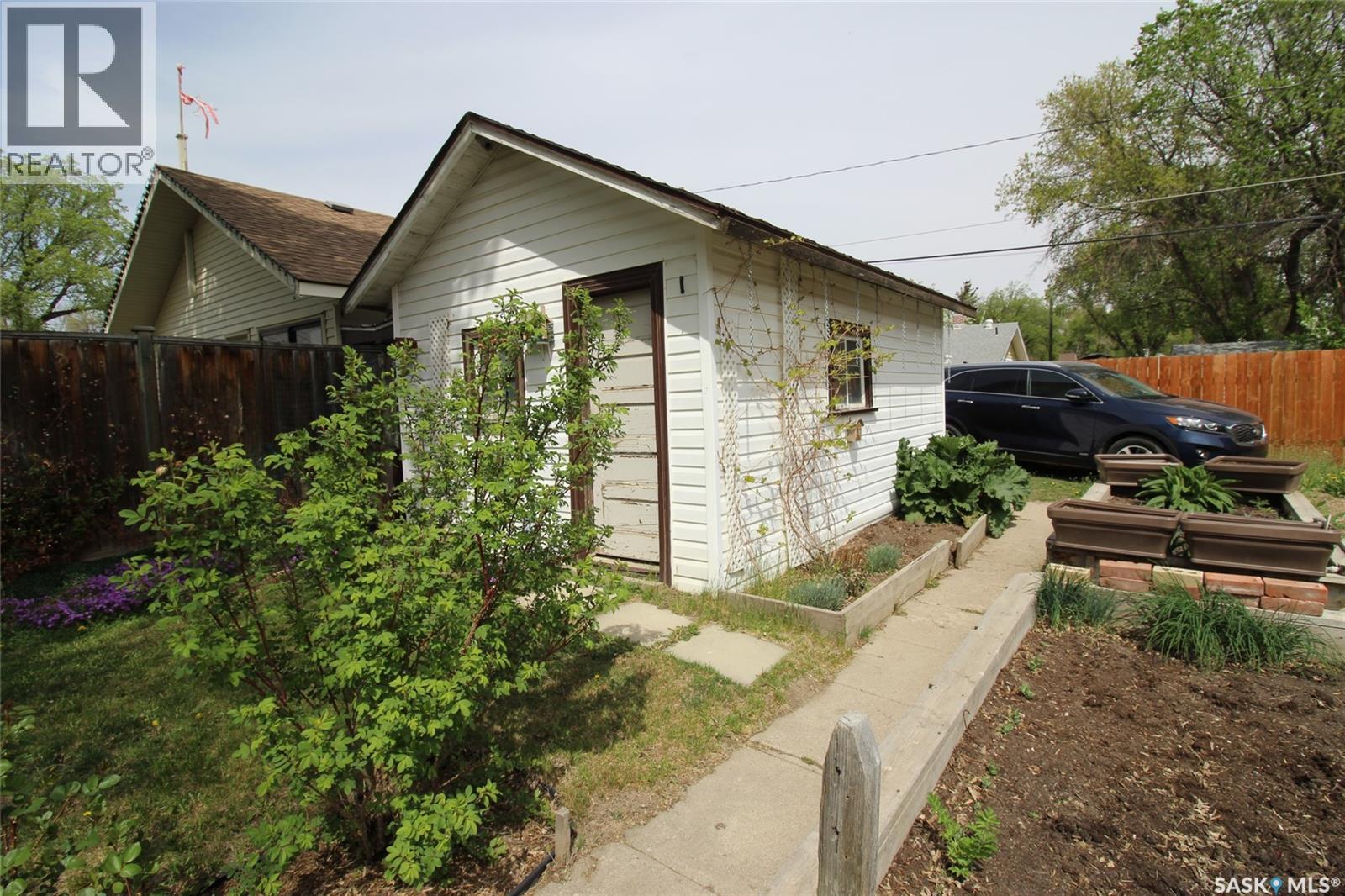 580 1st Street E, Shaunavon, Saskatchewan  S0N 2M0 - Photo 33 - SK024530