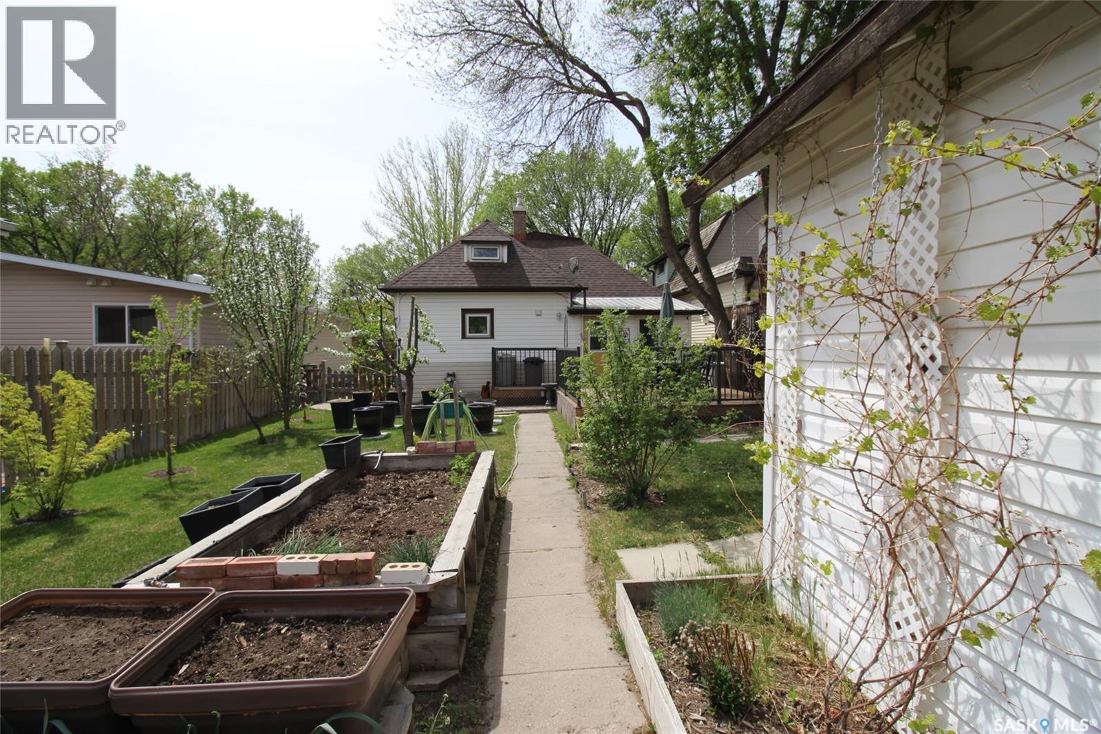 580 1st Street E, Shaunavon, Saskatchewan  S0N 2M0 - Photo 38 - SK024530