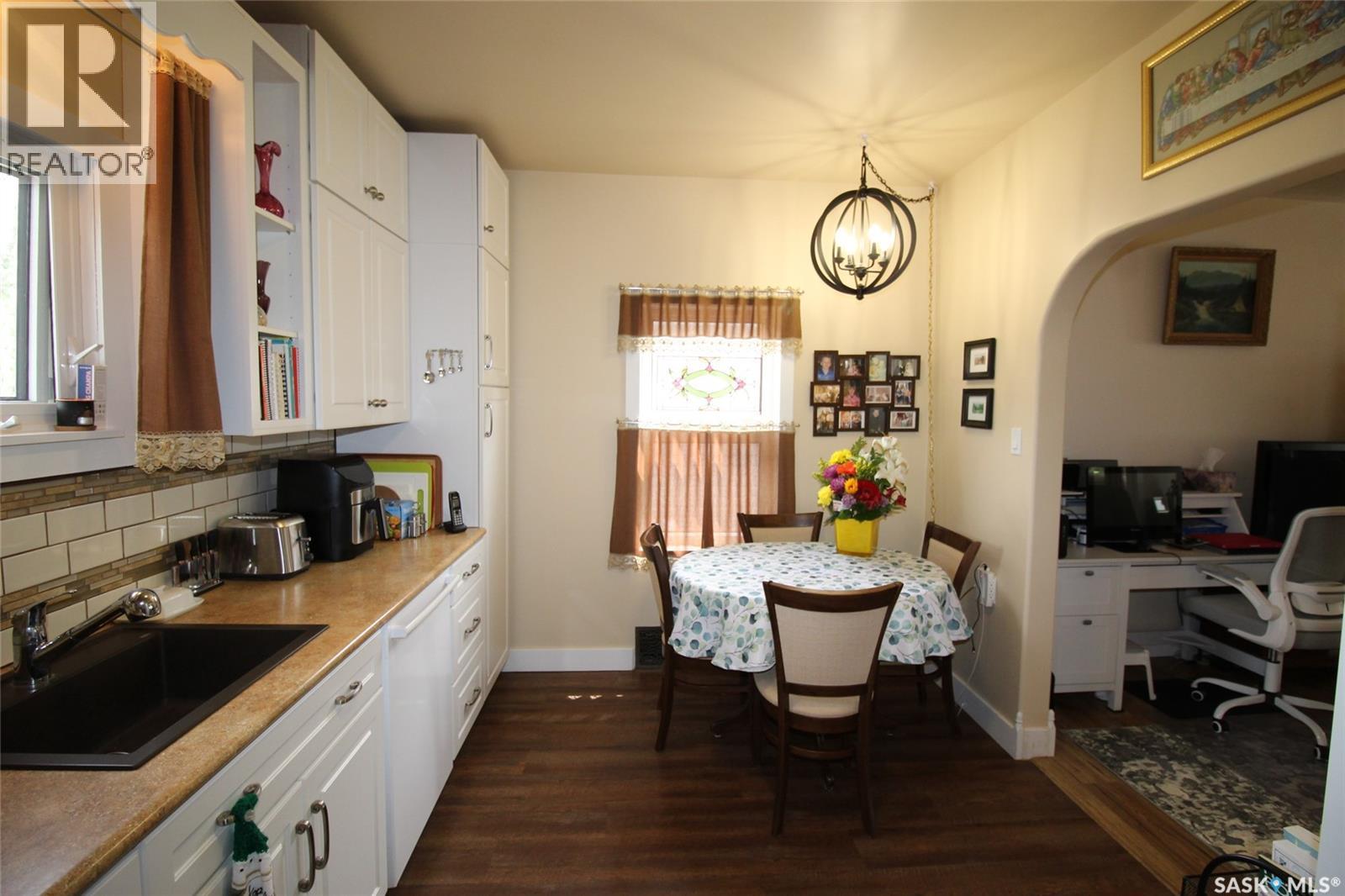 580 1st Street E, Shaunavon, Saskatchewan  S0N 2M0 - Photo 9 - SK024530