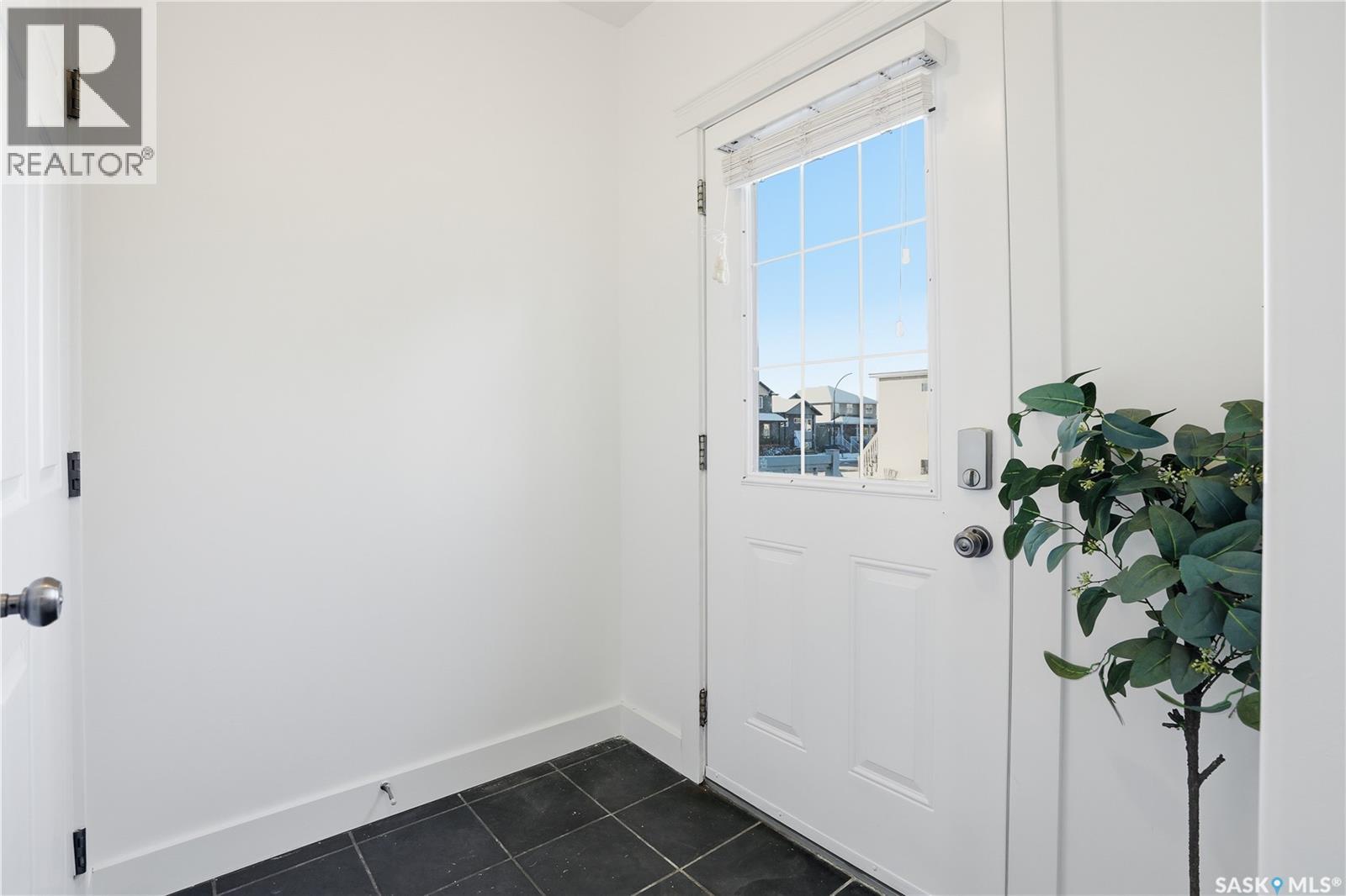 1455 Willowgrove Court, Saskatoon, Saskatchewan  S7W 0B1 - Photo 3 - SK024525