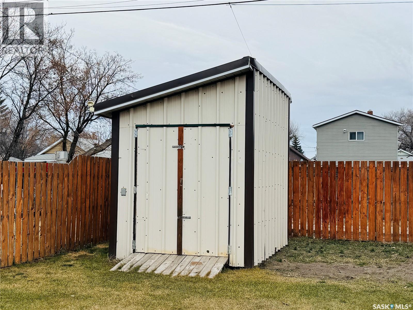 413 2nd Avenue E, Biggar, Saskatchewan  S0K 0M0 - Photo 27 - SK024444