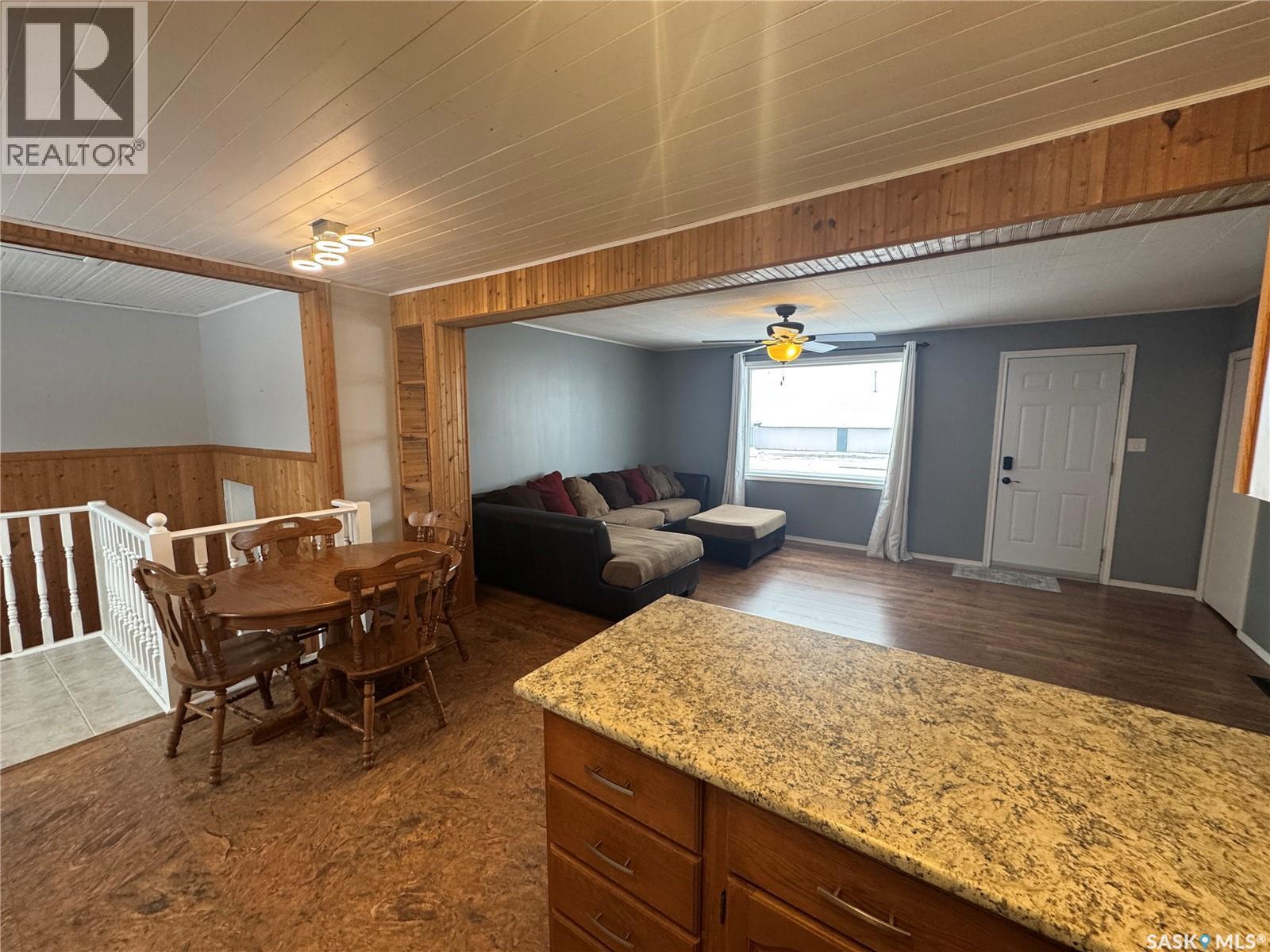 413 2nd Avenue E, Biggar, Saskatchewan  S0K 0M0 - Photo 7 - SK024444