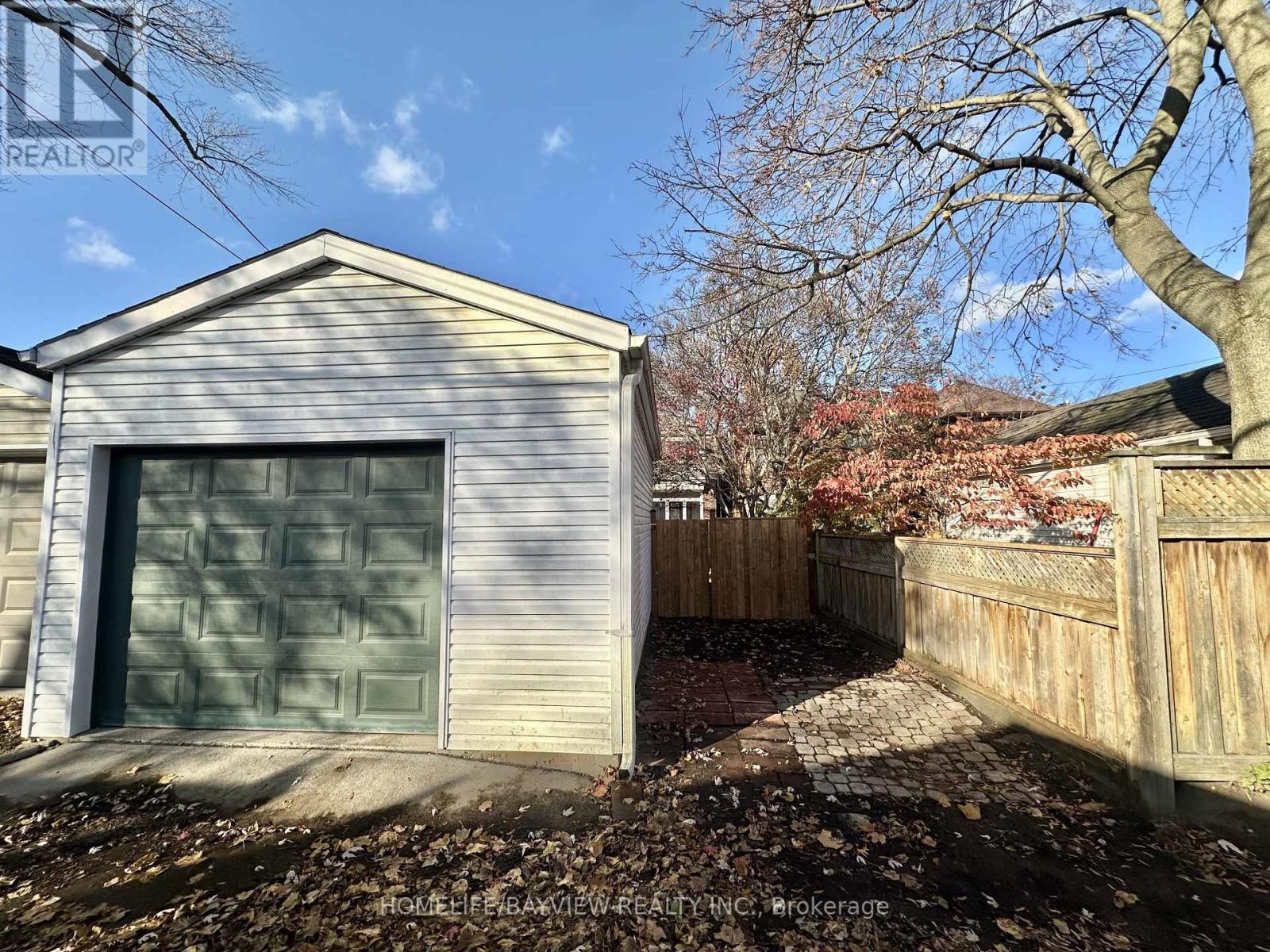 27 Cranbrooke Avenue, Toronto, Ontario  M5M 1M3 - Photo 9 - C12492368