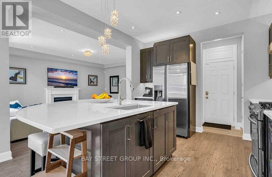 103 Beaveridge Avenue, Oakville, Ontario  L6H 0M6 - Photo 15 - W12567984