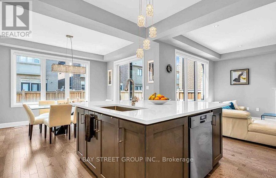 103 Beaveridge Avenue, Oakville, Ontario  L6H 0M6 - Photo 17 - W12567984