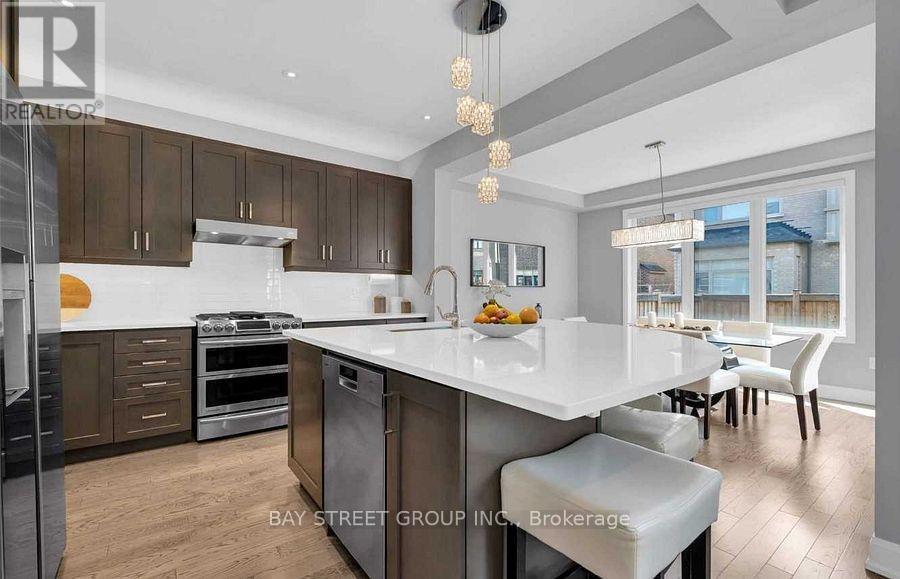 103 Beaveridge Avenue, Oakville, Ontario  L6H 0M6 - Photo 18 - W12567984