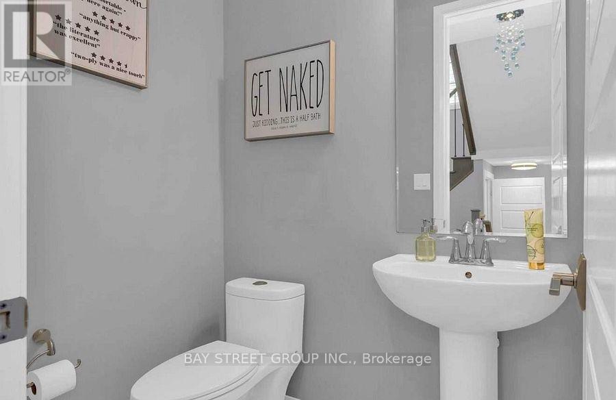 103 Beaveridge Avenue, Oakville, Ontario  L6H 0M6 - Photo 6 - W12567984