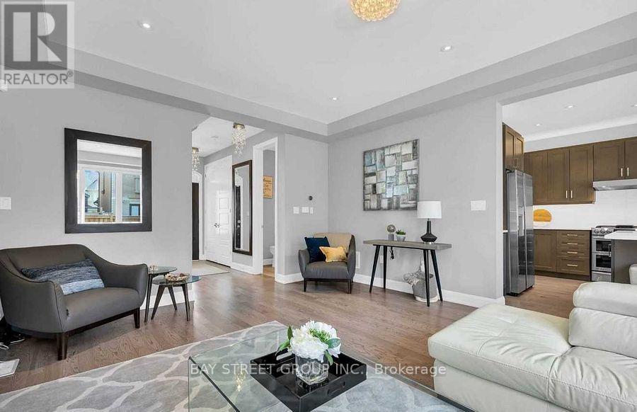 103 Beaveridge Avenue, Oakville, Ontario  L6H 0M6 - Photo 7 - W12567984