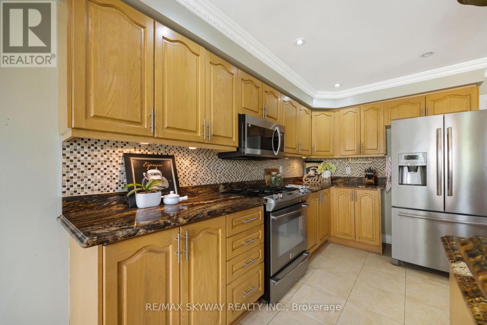 57 Banington Crescent, Brampton, Ontario  L7A 1G3 - Photo 17 - W12568016