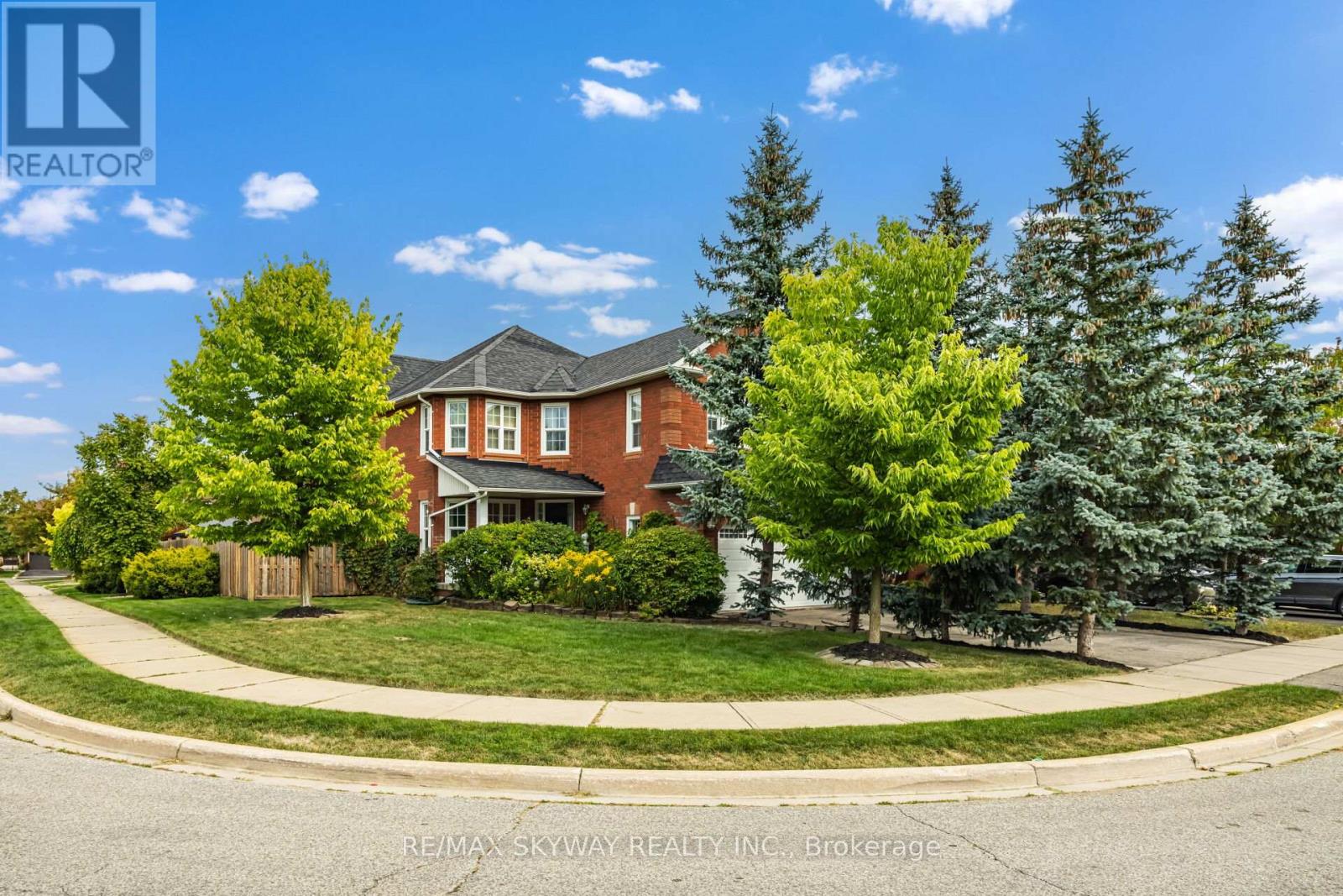 57 Banington Crescent, Brampton, Ontario  L7A 1G3 - Photo 2 - W12568016