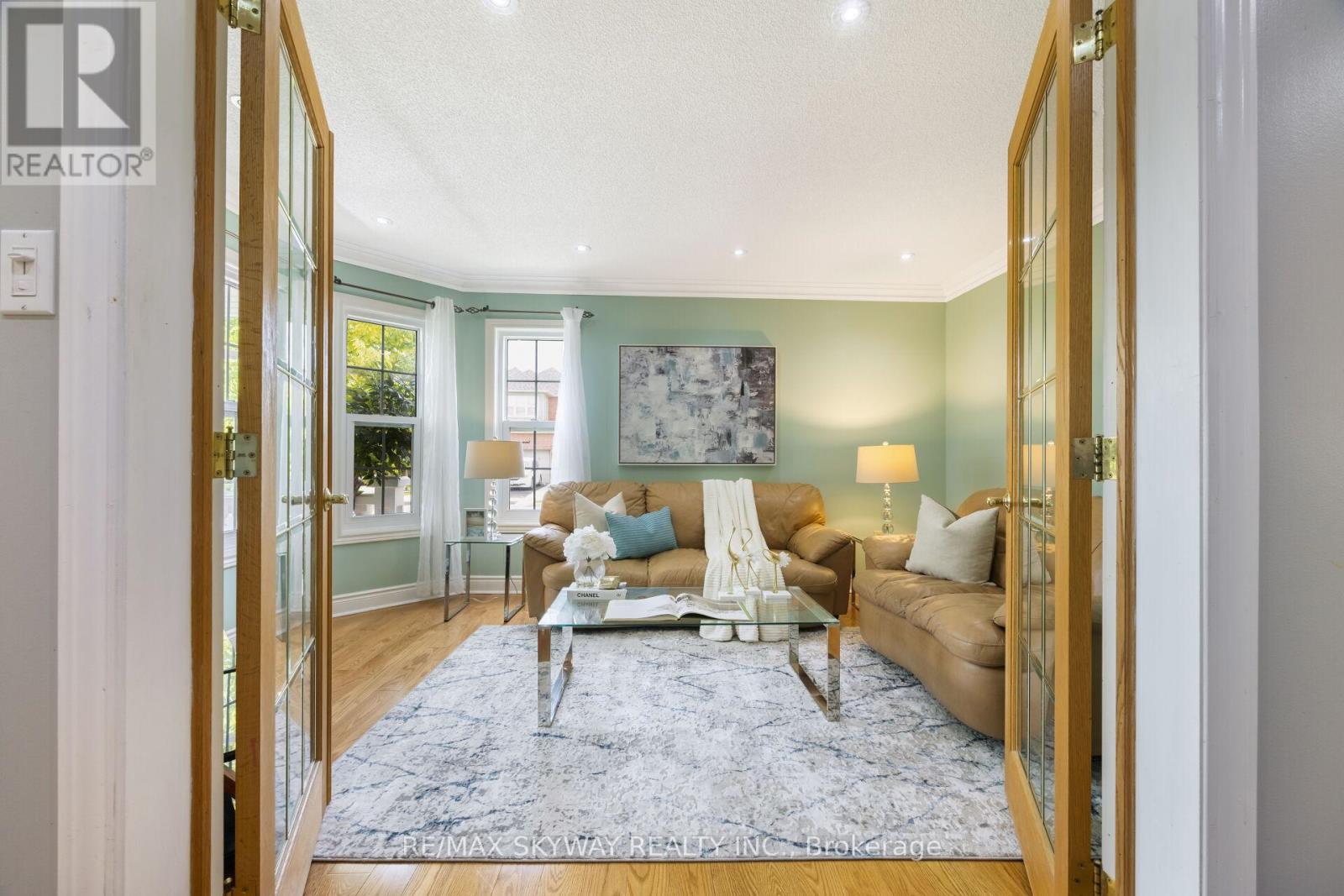 57 Banington Crescent, Brampton, Ontario  L7A 1G3 - Photo 4 - W12568016