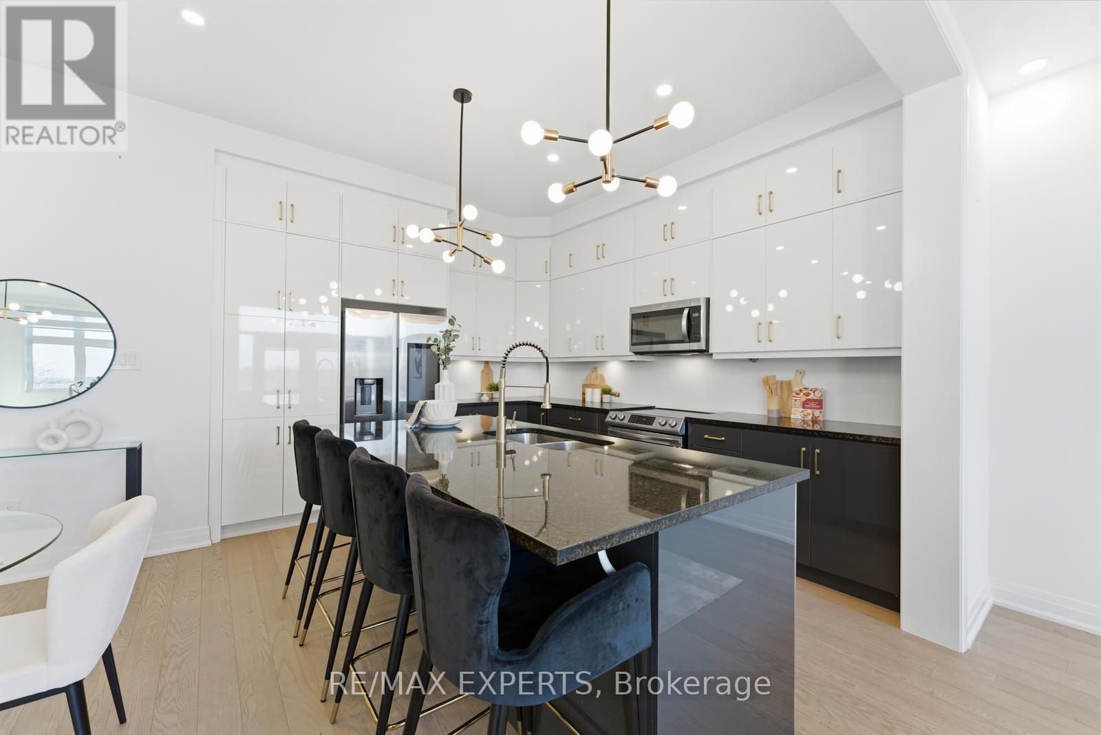 3299 Harasym Trail, Oakville, Ontario  L6H 3S1 - Photo 10 - W12568042