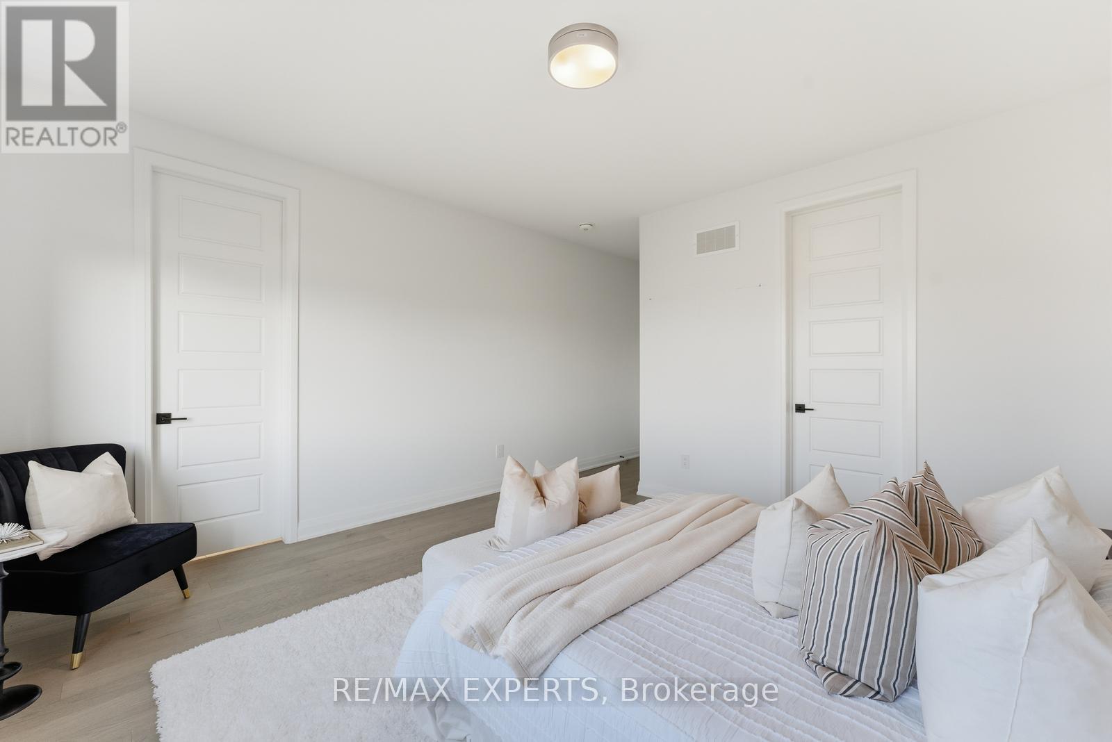 3299 Harasym Trail, Oakville, Ontario  L6H 3S1 - Photo 27 - W12568042