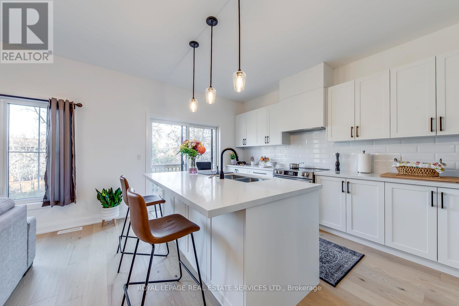 3 Santa Barbara Lane Road N, Halton Hills, Ontario  L7G 3P9 - Photo 10 - W12568048