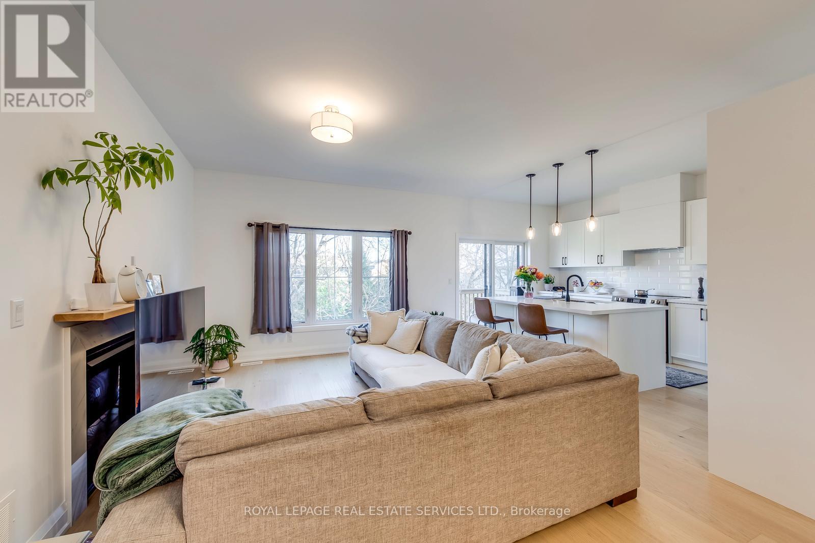 3 Santa Barbara Lane Road N, Halton Hills, Ontario  L7G 3P9 - Photo 5 - W12568048