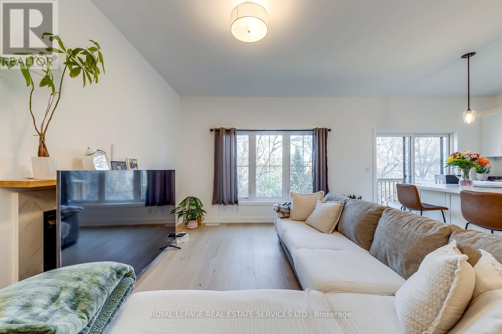 3 Santa Barbara Lane Road N, Halton Hills, Ontario  L7G 3P9 - Photo 7 - W12568048