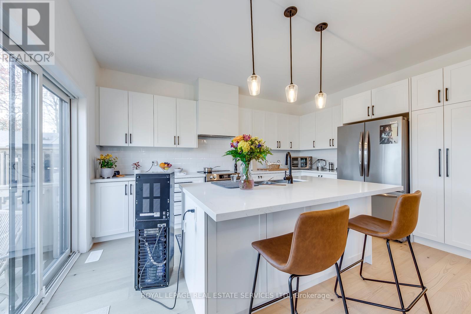 3 Santa Barbara Lane Road N, Halton Hills, Ontario  L7G 3P9 - Photo 9 - W12568048