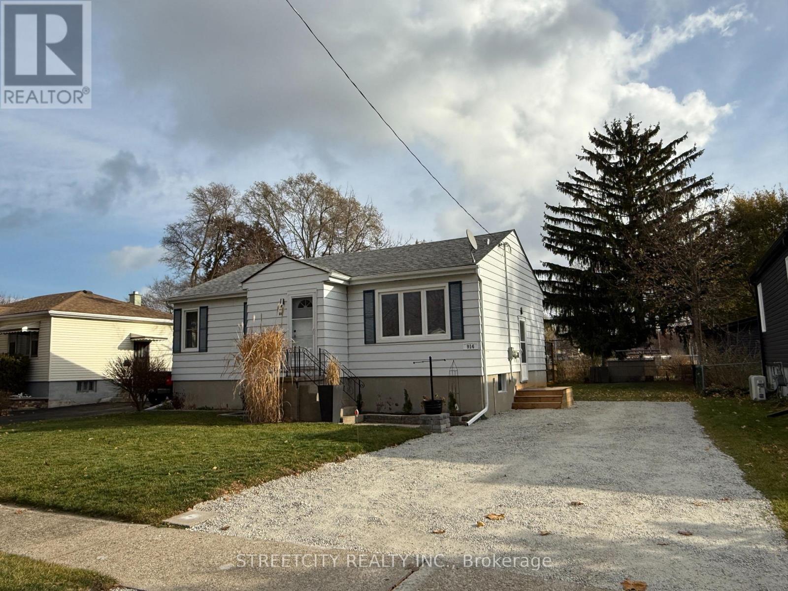 914 Hagle Street, Sarnia, Ontario  N7V 4A7 - Photo 17 - X12567908