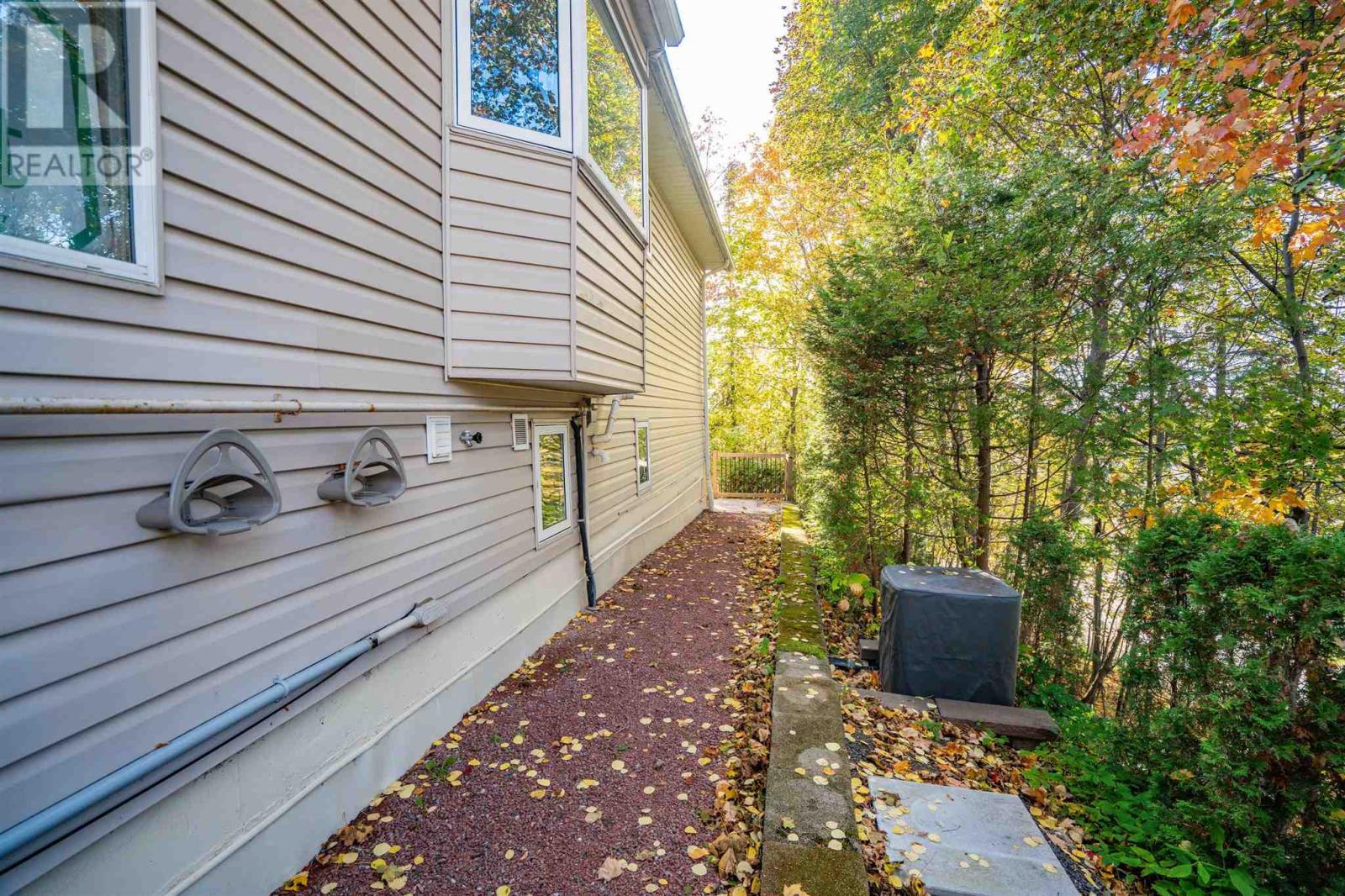 536 Morrison Ave, Sault Ste. Marie, Ontario  P6B 6L4 - Photo 5 - SM253116