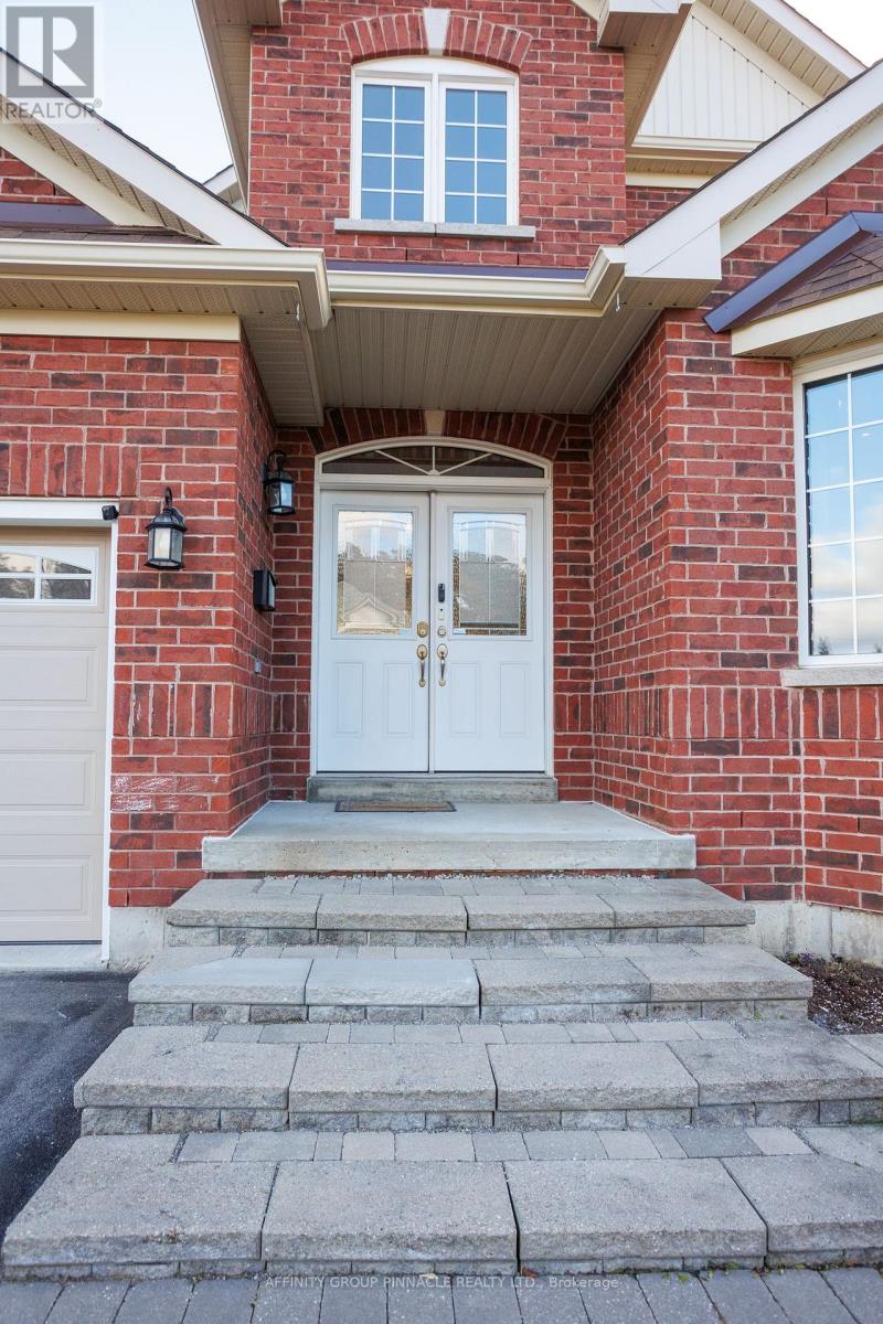 31 Ellis Crescent, Kawartha Lakes, Ontario  K9V 0A5 - Photo 4 - X12568208