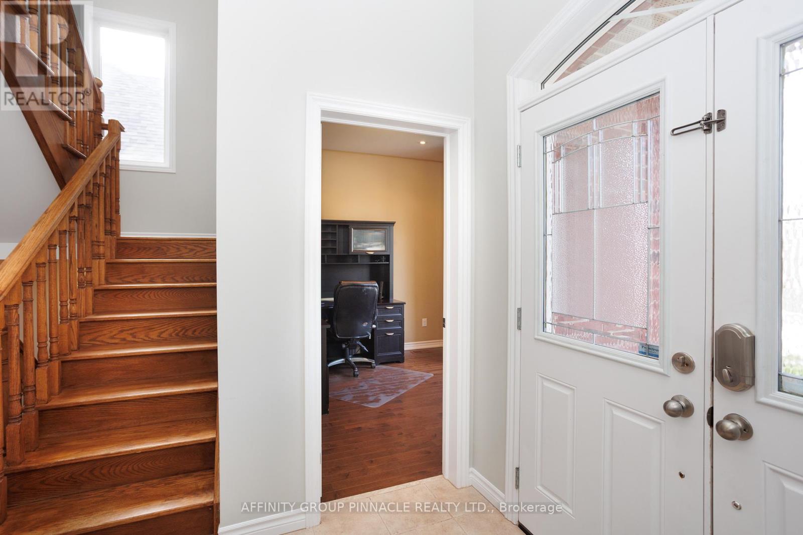 31 Ellis Crescent, Kawartha Lakes, Ontario  K9V 0A5 - Photo 6 - X12568208