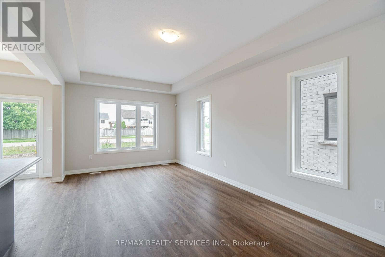 7310 Marvel Drive, Niagara Falls, Ontario  L2H 3V5 - Photo 7 - X12567980