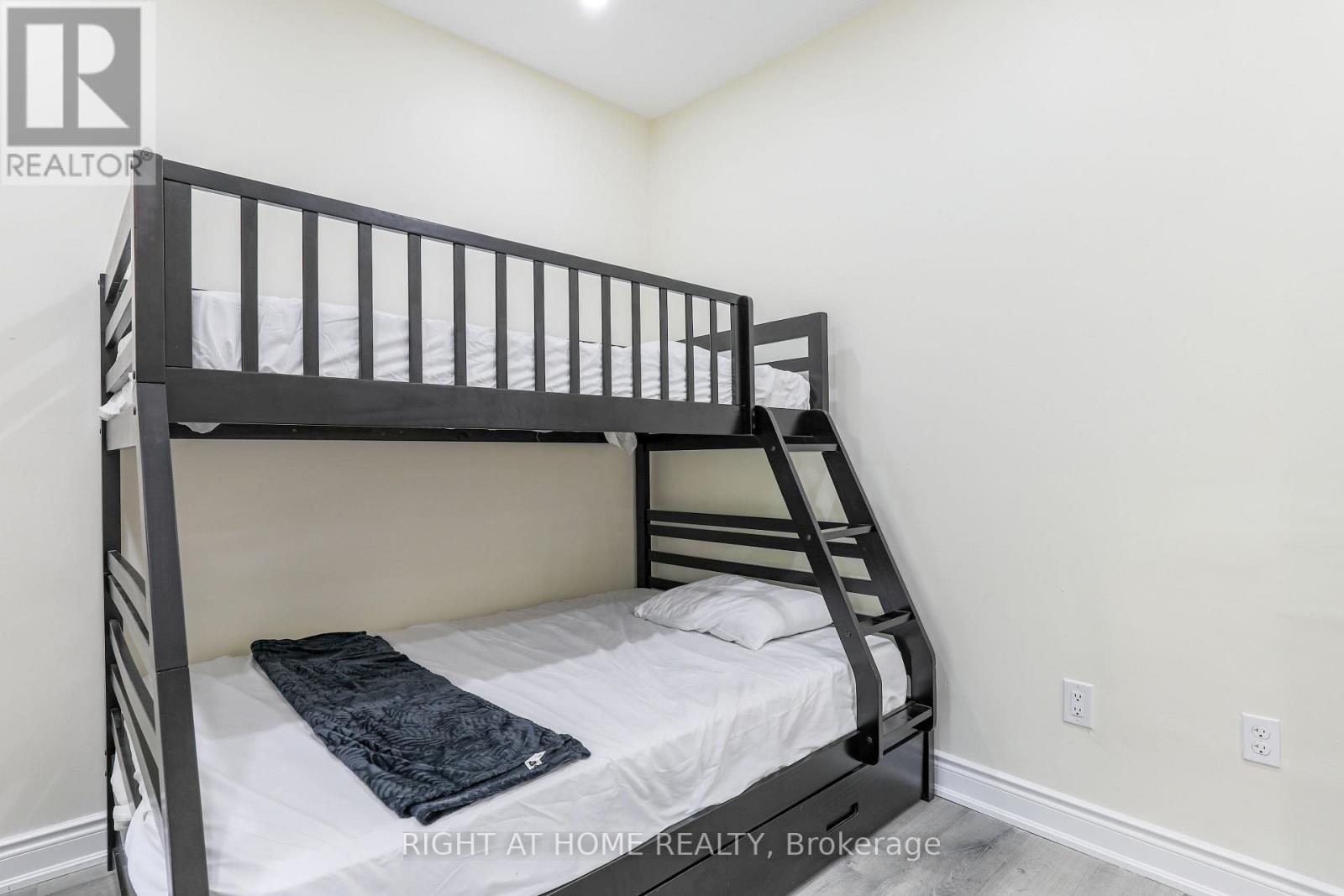 21 Shirley Anne Drive S, Kawartha Lakes, Ontario  K0M 2C0 - Photo 15 - X12568008