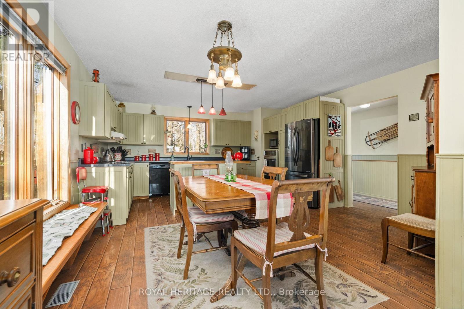 286 Holden Road, Magnetawan, Ontario  P0A 1C0 - Photo 11 - X12568052