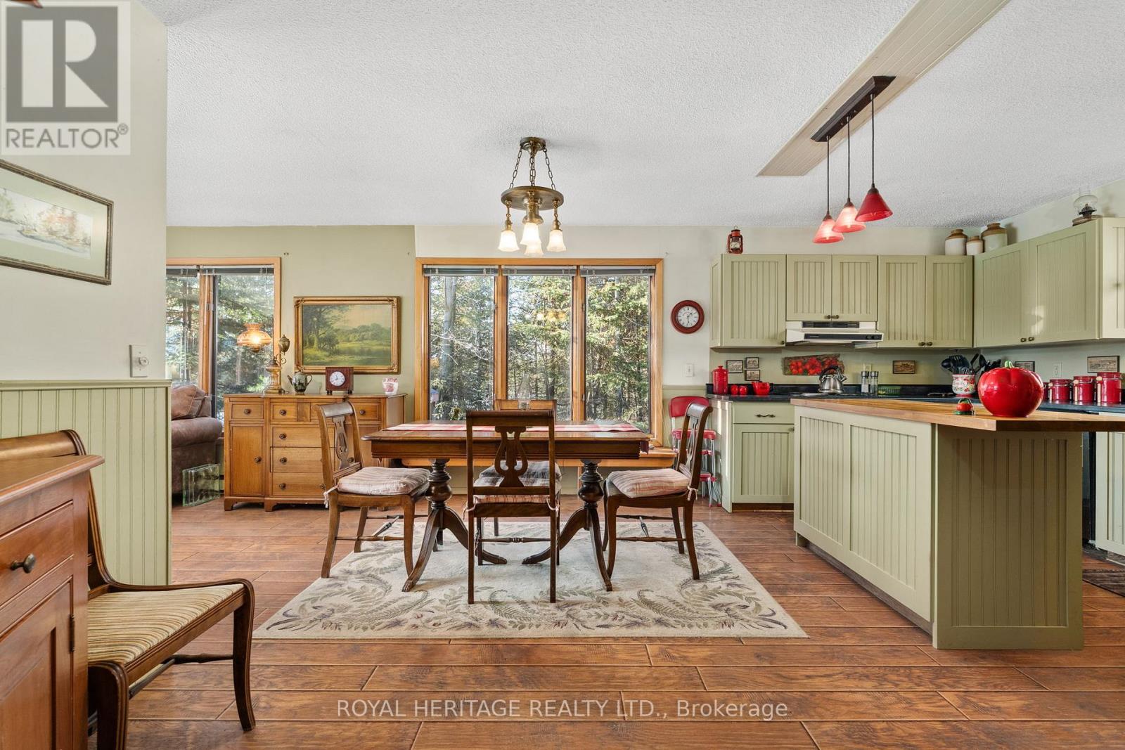 286 Holden Road, Magnetawan, Ontario  P0A 1C0 - Photo 15 - X12568052