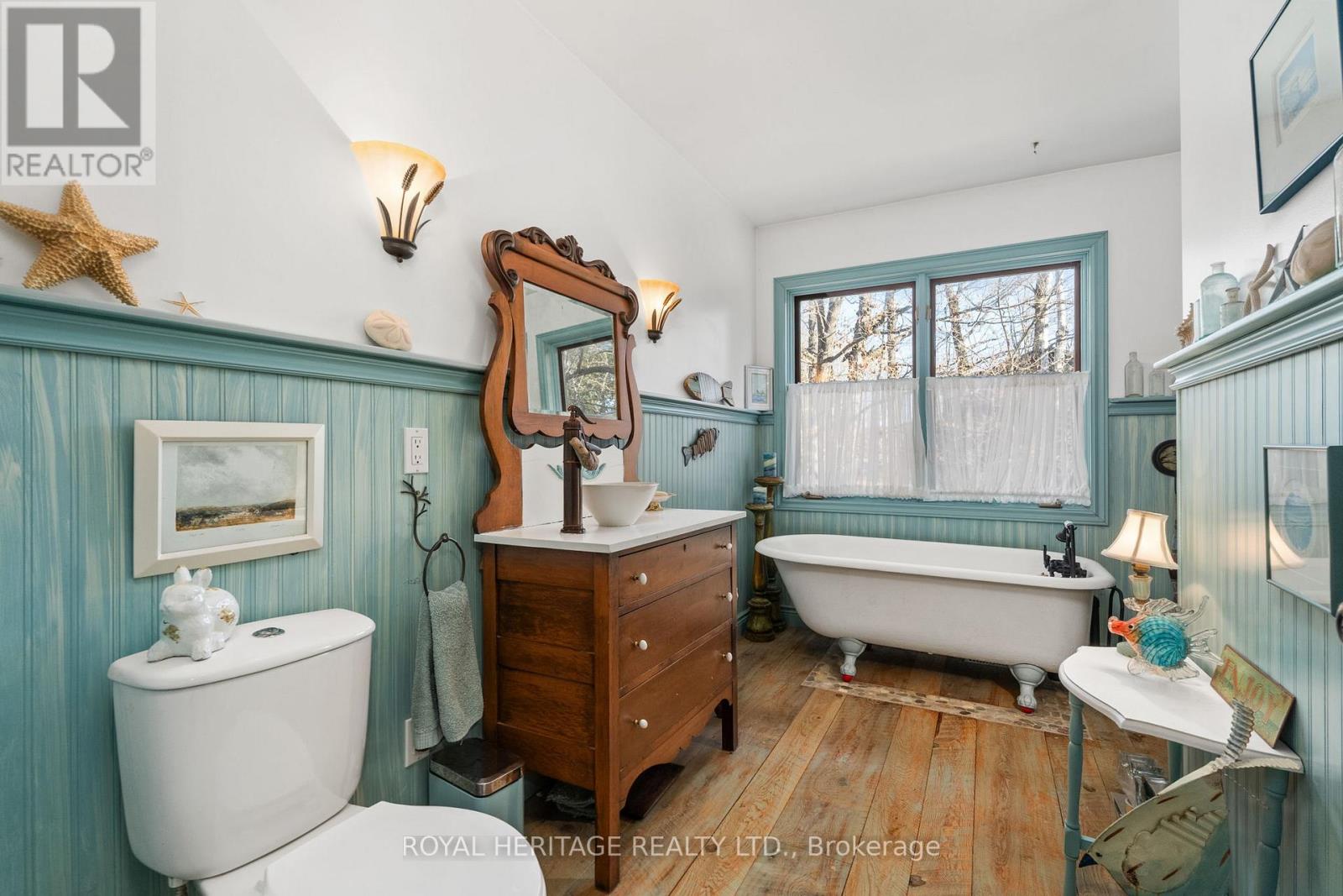 286 Holden Road, Magnetawan, Ontario  P0A 1C0 - Photo 24 - X12568052