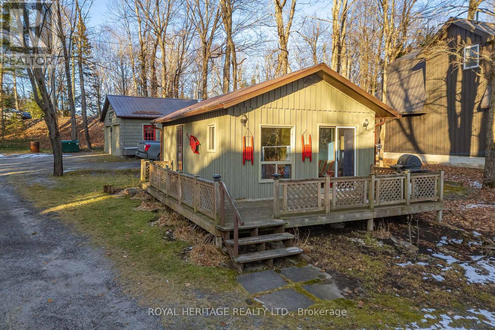 286 Holden Road, Magnetawan, Ontario  P0A 1C0 - Photo 32 - X12568052