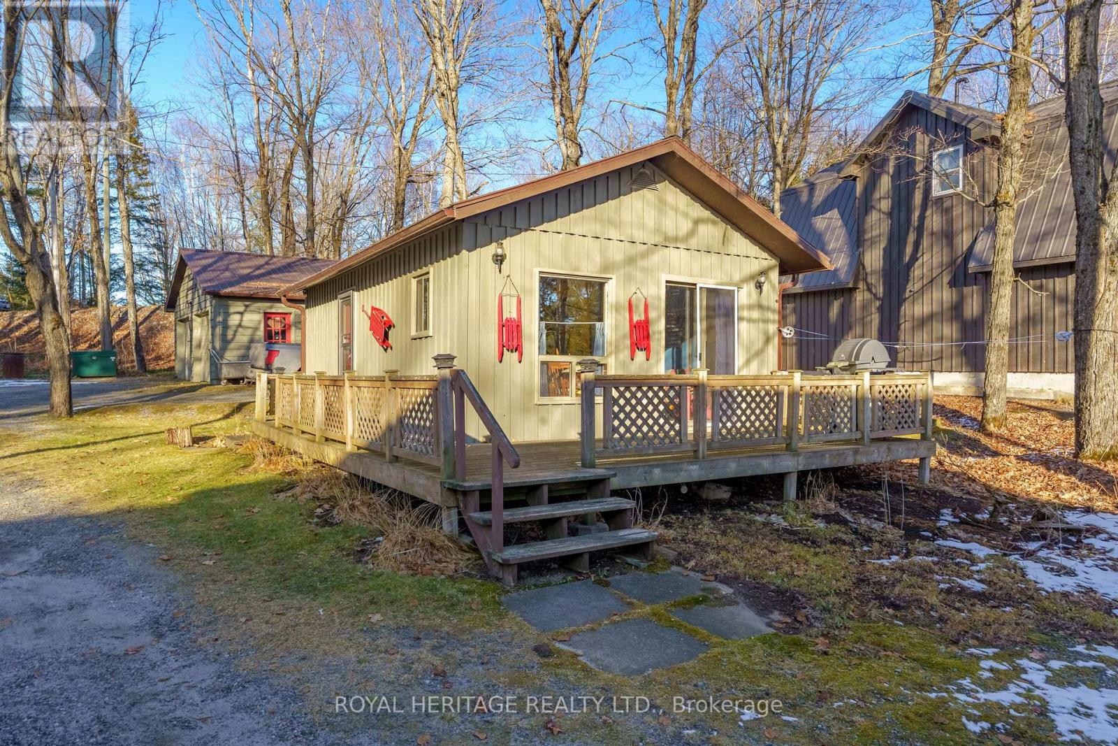 286 Holden Road, Magnetawan, Ontario  P0A 1C0 - Photo 37 - X12568052