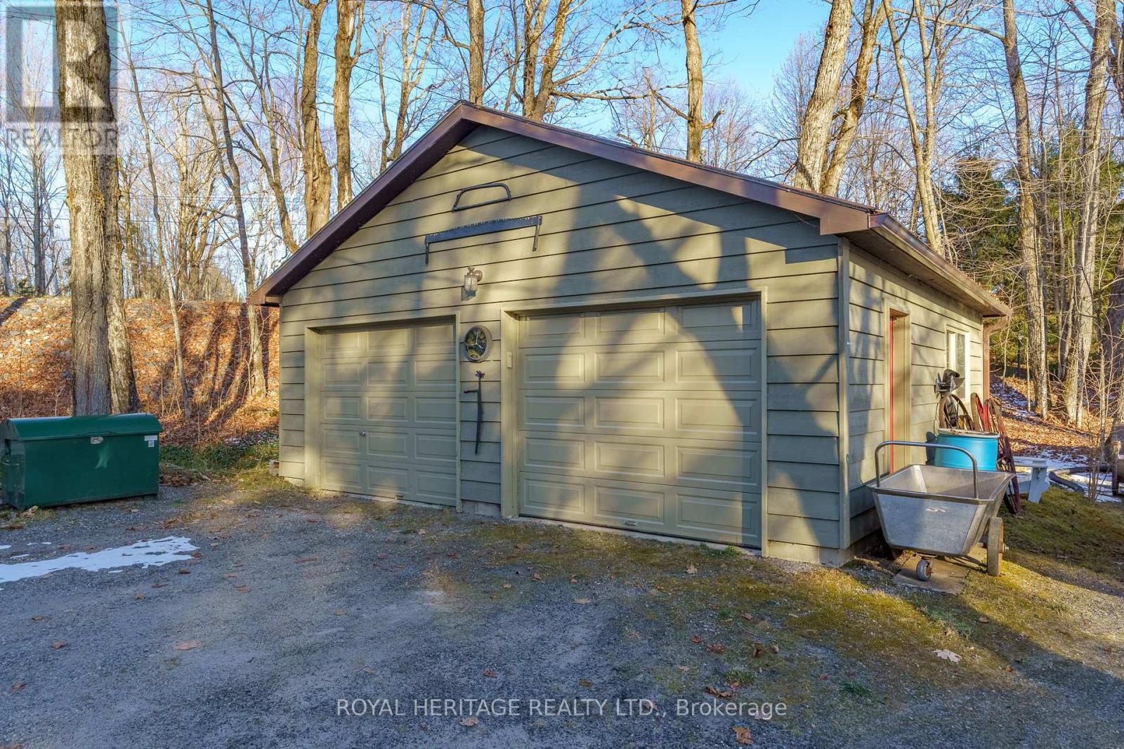 286 Holden Road, Magnetawan, Ontario  P0A 1C0 - Photo 39 - X12568052