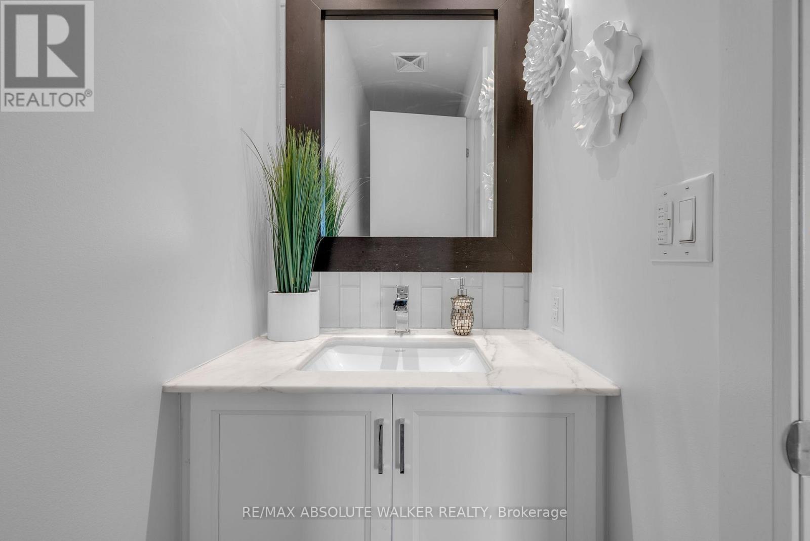 1006 - 7 Marquette Avenue, Ottawa, Ontario  K1L 8A7 - Photo 26 - X12568090