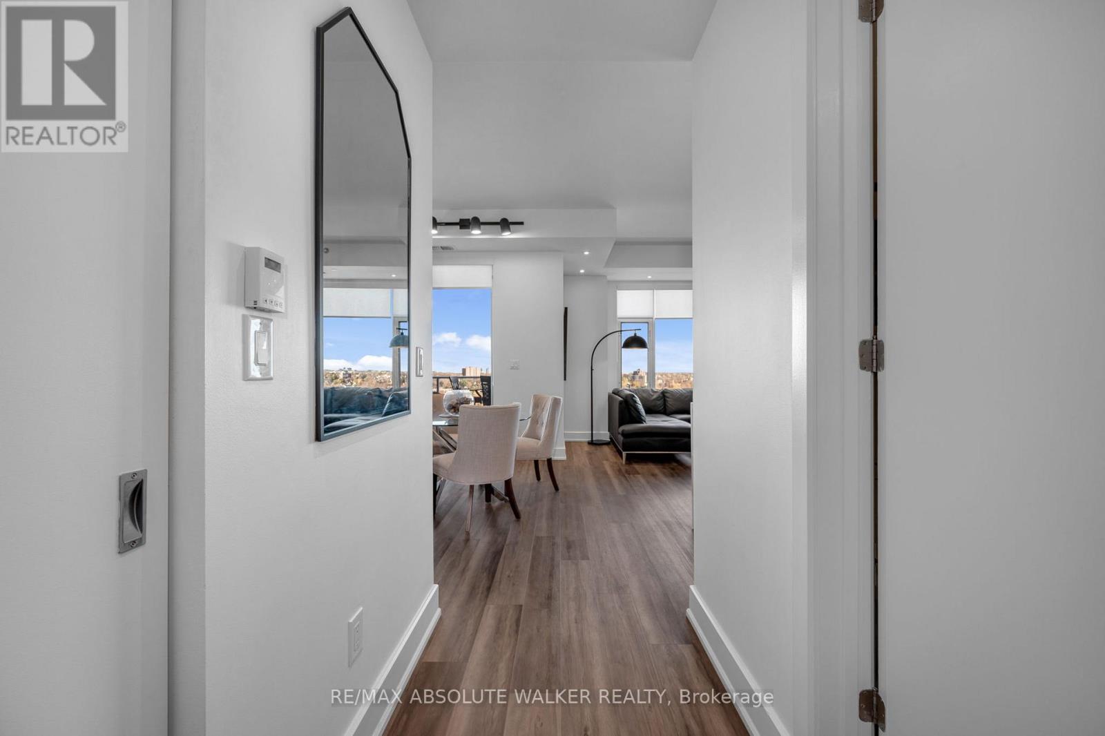 1006 - 7 Marquette Avenue, Ottawa, Ontario  K1L 8A7 - Photo 6 - X12568090