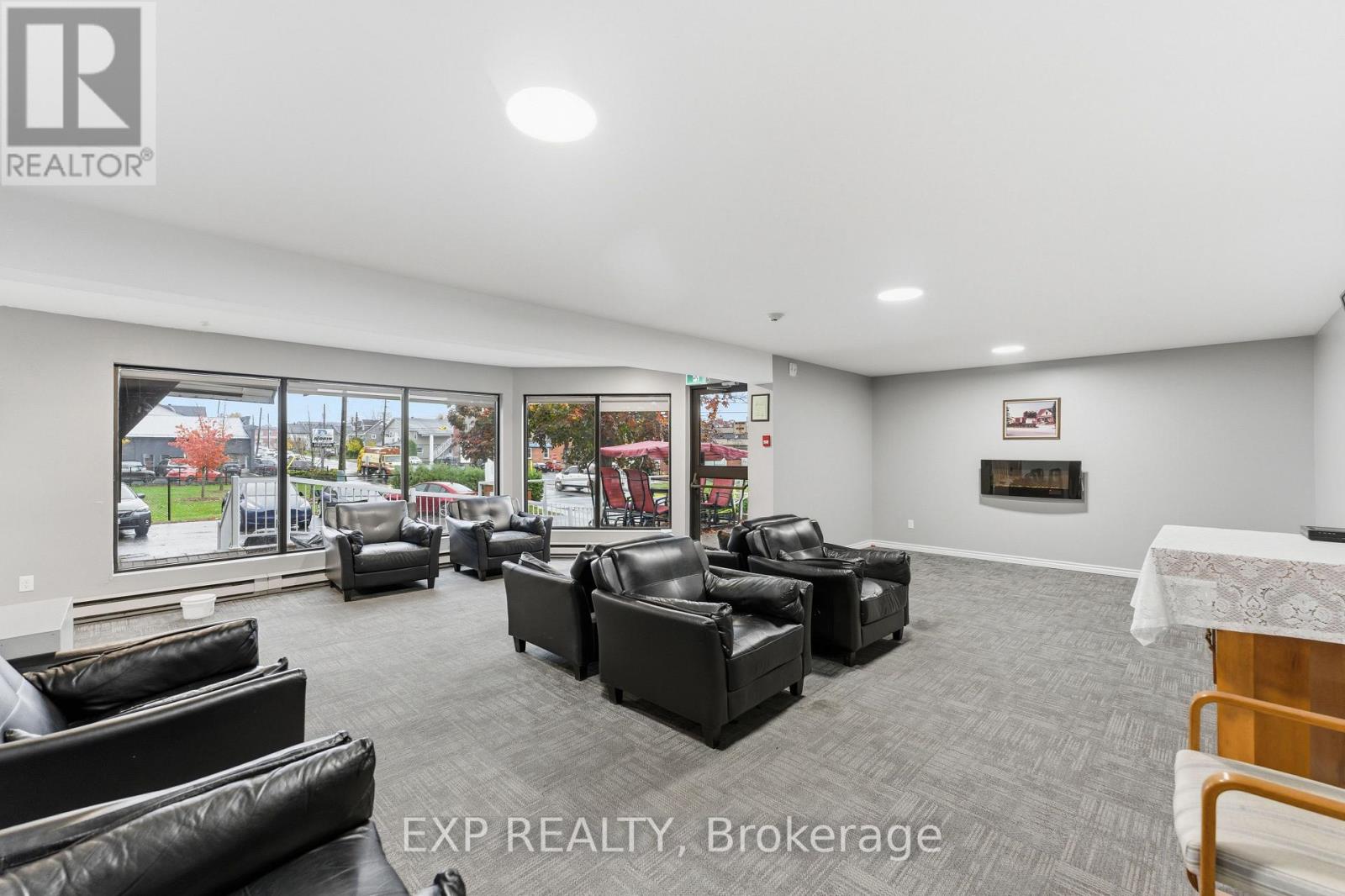 2526 Laurier Street, Clarence-Rockland, Ontario  K4K 1B1 - Photo 10 - X12568200