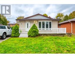 8 MIDHURST DRIVE, Toronto, Ontario
