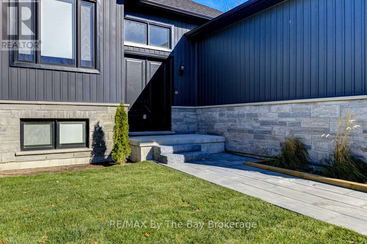 91 Summer View Avenue, Collingwood, Ontario  L9Y 3Z1 - Photo 3 - S12568192